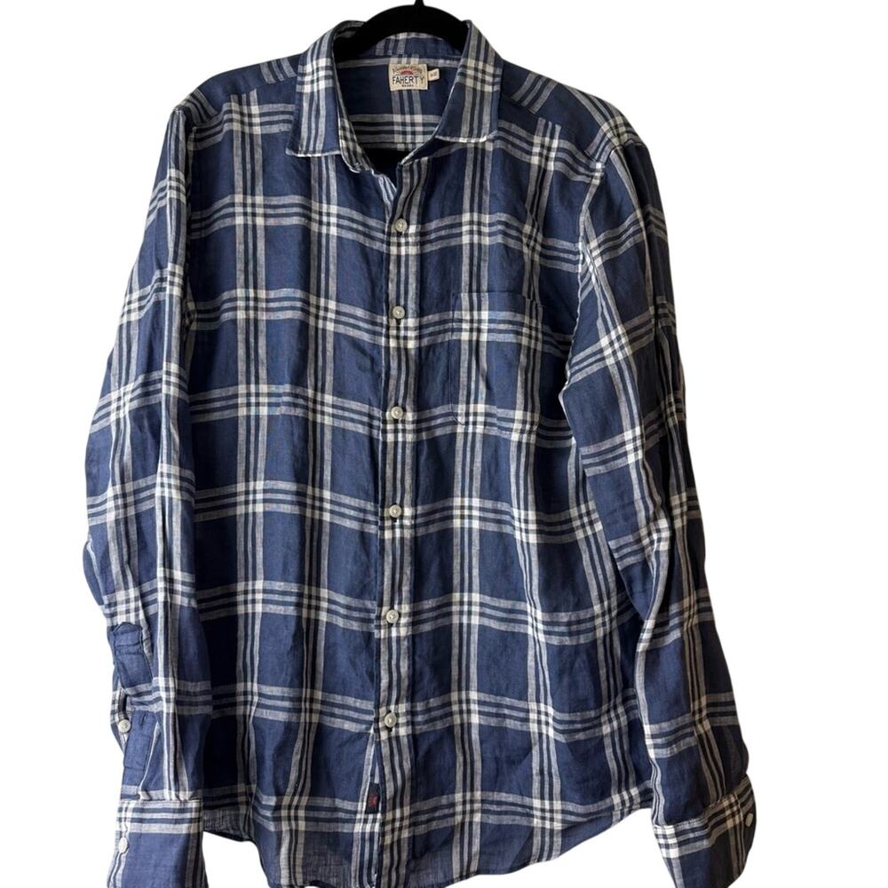 Faherty Brand Shirt plaid men’s Medium Button down lightweight Navy and White